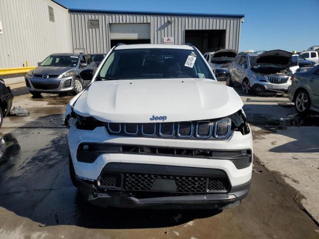 3C4NJDFB7NT232964 - 2022 JEEP COMPASS LATITUDE LUX WHITE photo 5