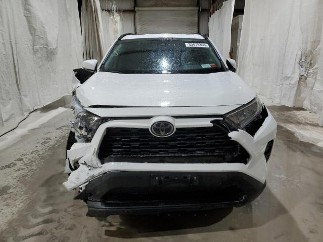 2T3A1RFVXKW080964 - 2019 TOYOTA RAV4 XLE PREMIUM WHITE photo 5