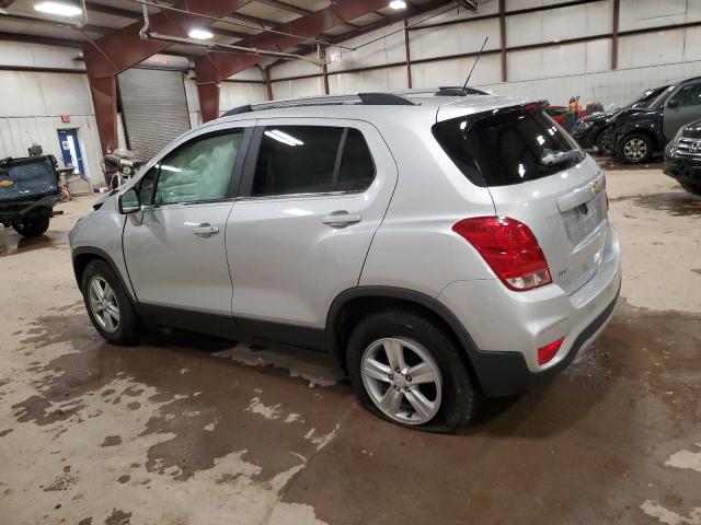 3GNCJLSB6LL194641 - 2020 CHEVROLET TRAX 1LT SILVER photo 2