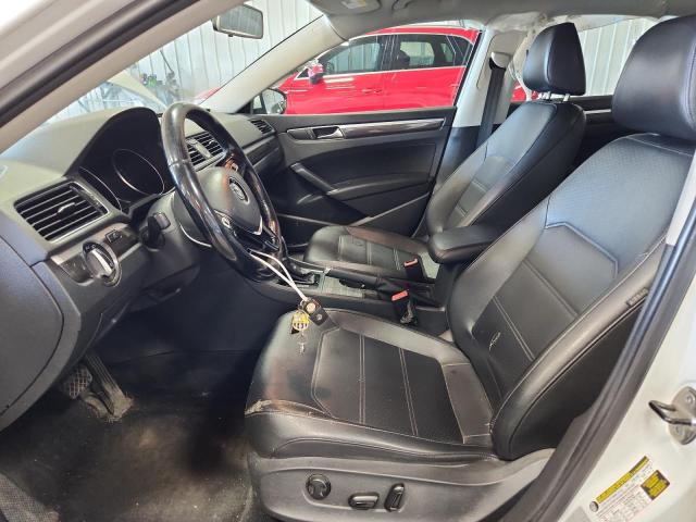 1VWBT7A32HC002874 - 2017 VOLKSWAGEN PASSAT SE WHITE photo 7