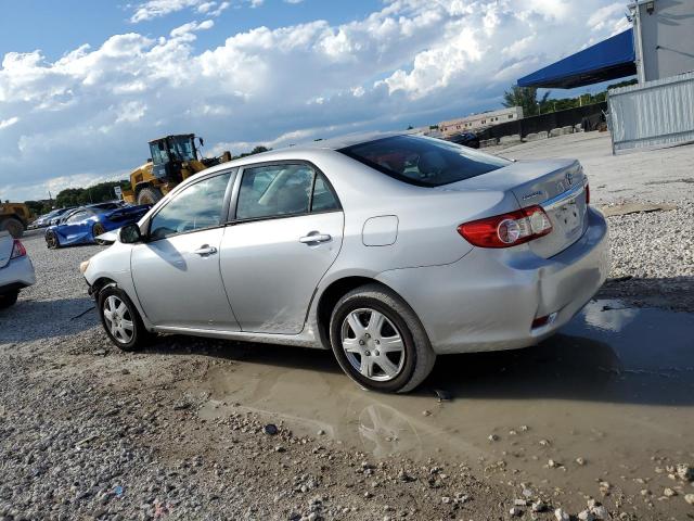 2T1BU4EE7BC583880 - 2011 TOYOTA COROLLA BASE Srebrny zdjęcie 2