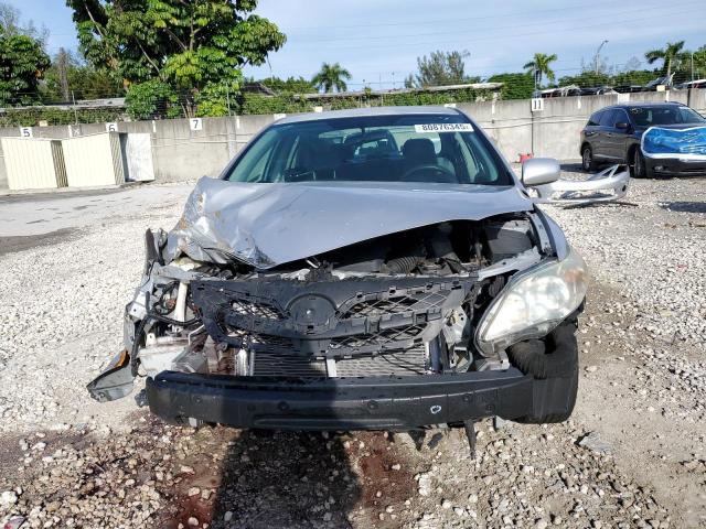 2T1BU4EE7BC583880 - 2011 TOYOTA COROLLA BASE Srebrny zdjęcie 5