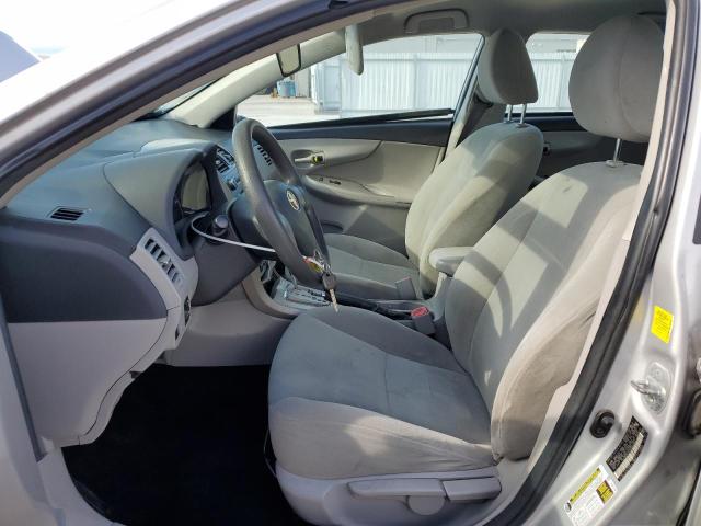 2T1BU4EE7BC583880 - 2011 TOYOTA COROLLA BASE Srebrny zdjęcie 7