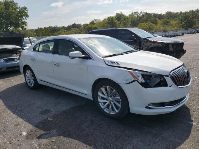 1G4GB5G36GF109717 - 2016 BUICK LACROSSE WHITE photo 4