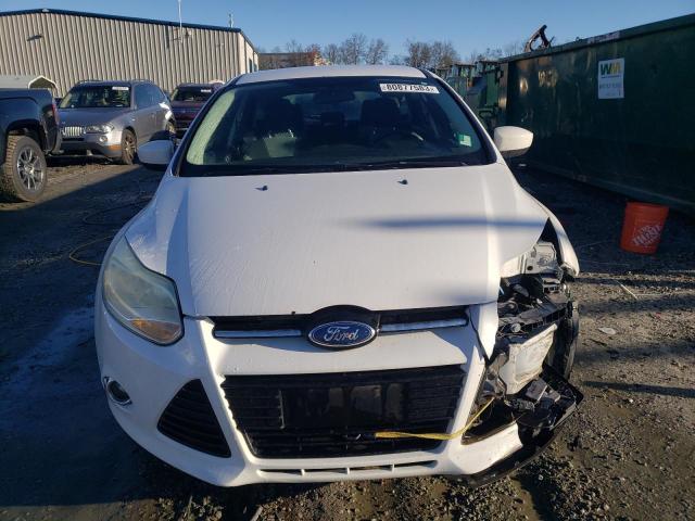 1FAHP3K28CL354243 - 2012 FORD FOCUS SE WHITE photo 5