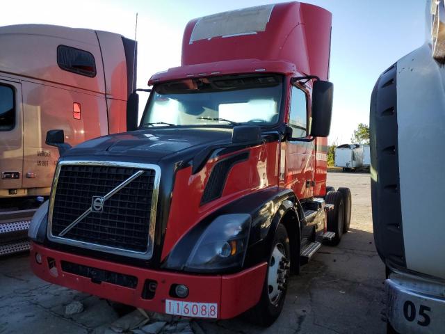 4V4N99EH6GN964988 - 2016 VOLVO VN VNL RED photo 2