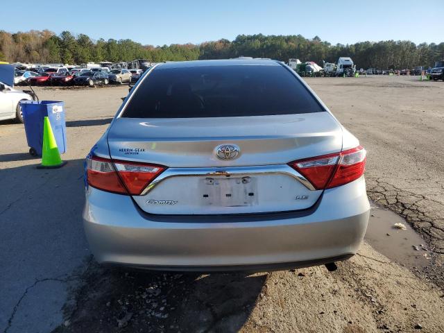 4T4BF1FKXFR509795 - 2015 TOYOTA CAMRY LE SILVER photo 6