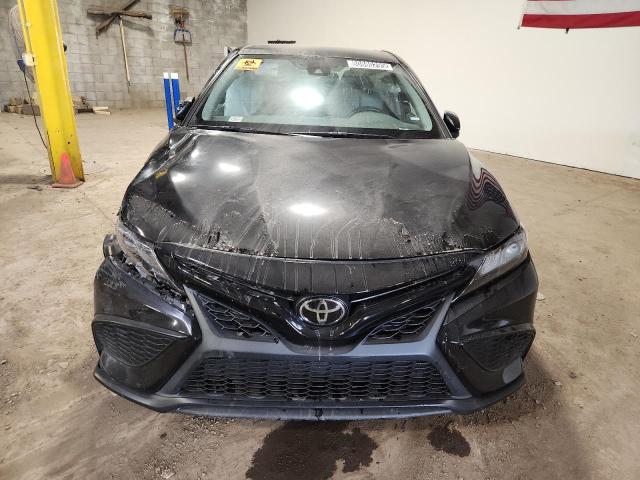 4T1T11AKXPU833514 - 2023 TOYOTA CAMRY SE NIGHT SHADE BLACK photo 5