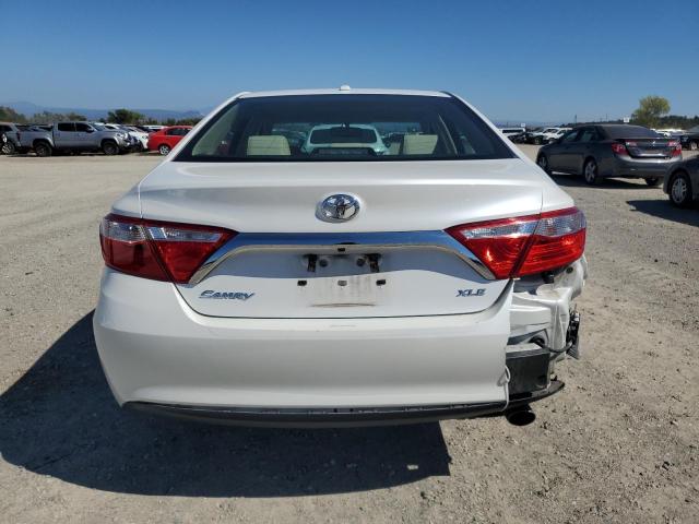 4T1BF1FK5GU611033 - 2016 TOYOTA CAMRY LE WHITE photo 6