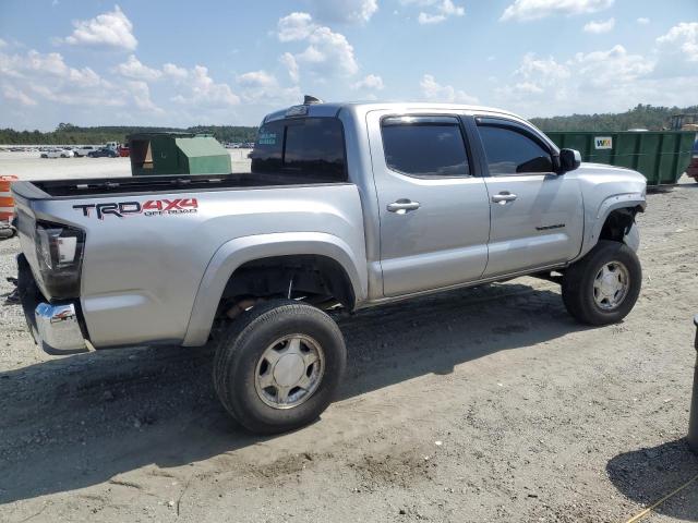 5TFCZ5AN6HX051130 - 2017 TOYOTA TACOMA DOUBLE CAB SILVER photo 3