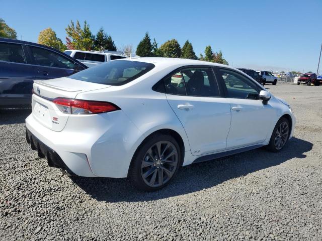 JTDBDMHEXS3018320 - 2025 TOYOTA COROLLA LE WHITE photo 3