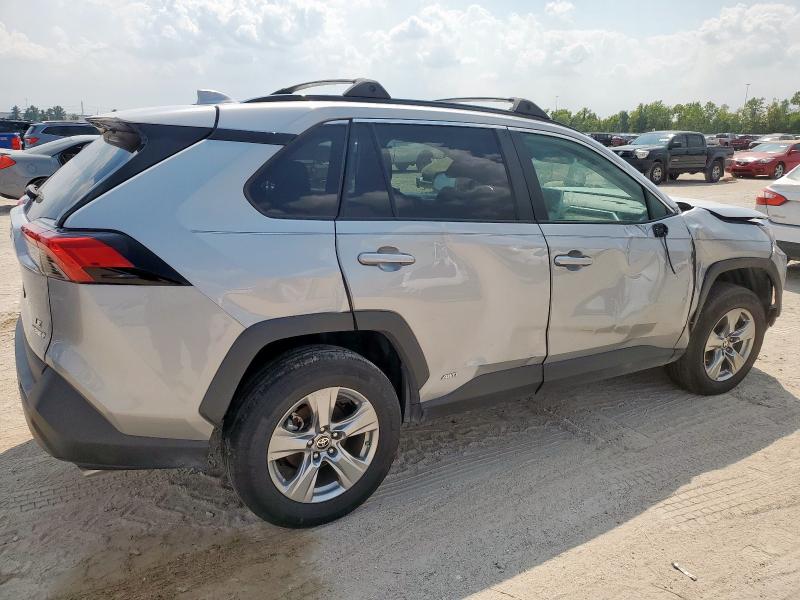 2T3LWRFV8RW198810 - 2024 TOYOTA RAV4 LE ვერცხლისფერი ფოტო 3