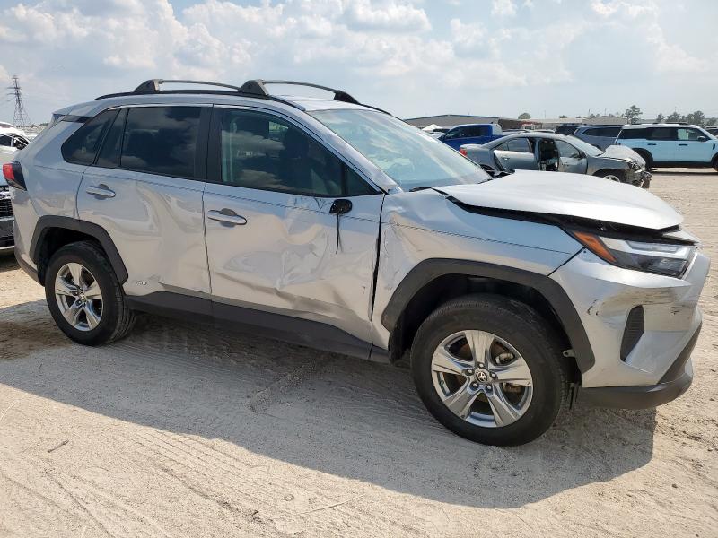 2T3LWRFV8RW198810 - 2024 TOYOTA RAV4 LE ვერცხლისფერი ფოტო 4