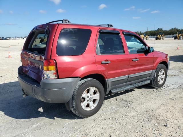 1FMCU93157KA69951 - 2007 FORD ESCAPE XLT RED photo 3