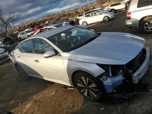 1N4BL4DV5MN325805 - 2021 NISSAN ALTIMA SV SILVER photo 4