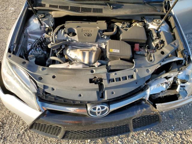 4T1BF1FK6HU765154 - 2017 TOYOTA CAMRY LE SILVER photo 11