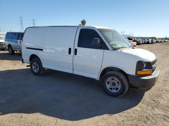 1GCZGTBA6E1112359 - 2014 CHEVROLET EXPRESS G3 WHITE photo 4