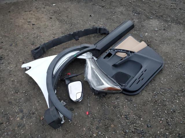 JTMWFREV2HD102812 - 2017 TOYOTA RAV4 XLE WHITE photo 13