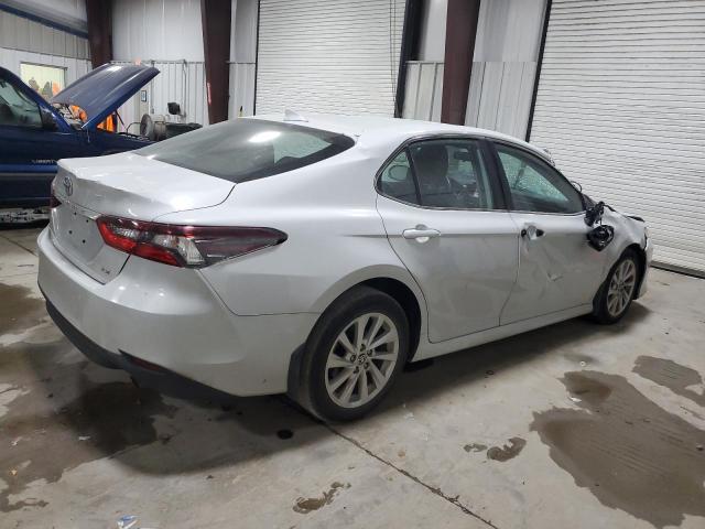 4T1C11AK2NU004823 - 2022 TOYOTA CAMRY LE WHITE photo 3
