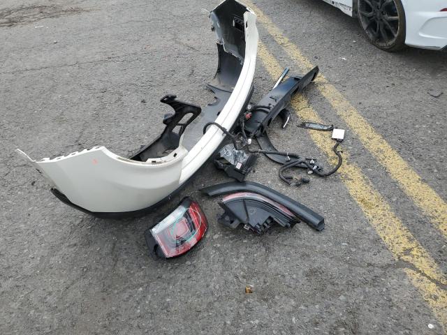 3C4NJDBB9JT251810 - 2018 JEEP COMPASS LATITUDE Biały zdjęcie 13