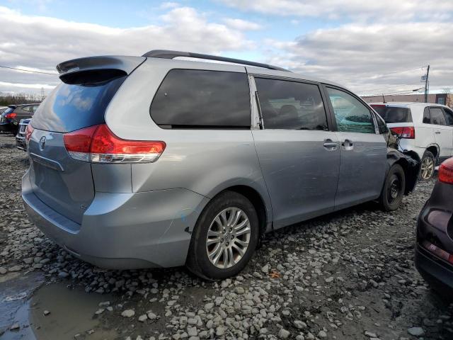 5TDYK3DC7DS386888 - 2013 TOYOTA SIENNA XLE SILVER photo 3