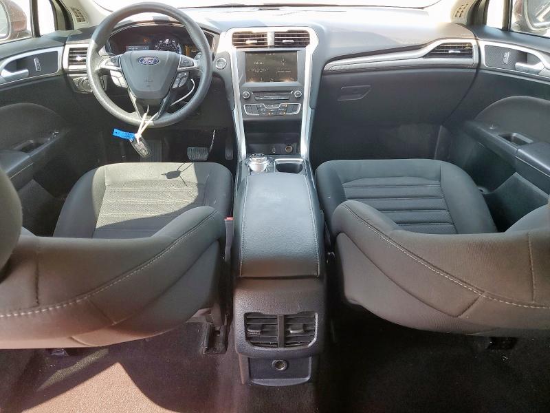 3FA6P0HD6JR260049 - 2018 FORD FUSION SE RED photo 8