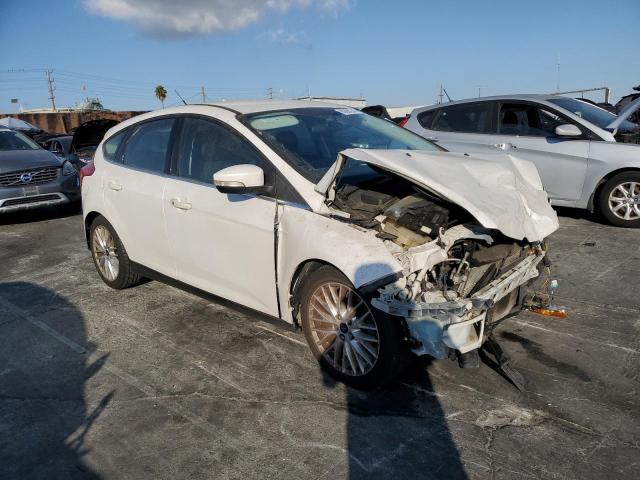 1FADP3N26EL258477 - 2014 FORD FOCUS TITANIUM WHITE photo 4