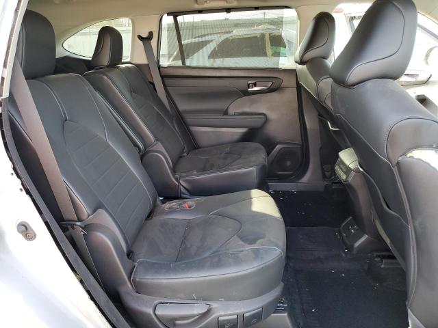 5TDHZRBH2MS114830 - 2021 TOYOTA HIGHLANDER XLE GRAY photo 11