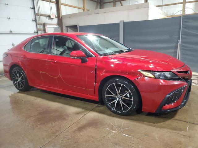 4T1G11AK4PU176825 - 2023 TOYOTA CAMRY SE NIGHT SHADE RED photo 4