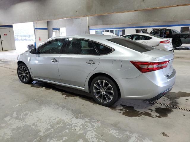 4T1BK1EB2JU289343 - 2018 TOYOTA AVALON XLE SILVER photo 2