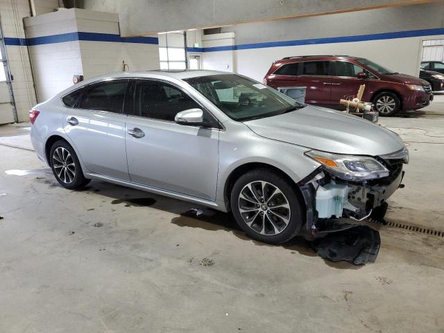 4T1BK1EB2JU289343 - 2018 TOYOTA AVALON XLE SILVER photo 4