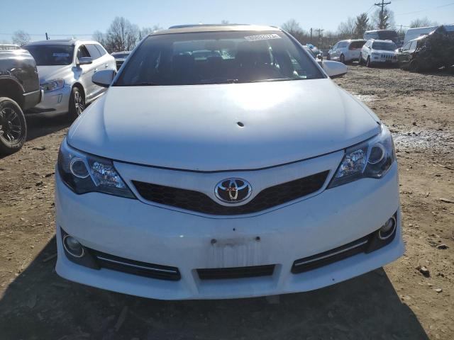 4T1BF1FK1EU793326 - 2014 TOYOTA CAMRY L WHITE photo 5