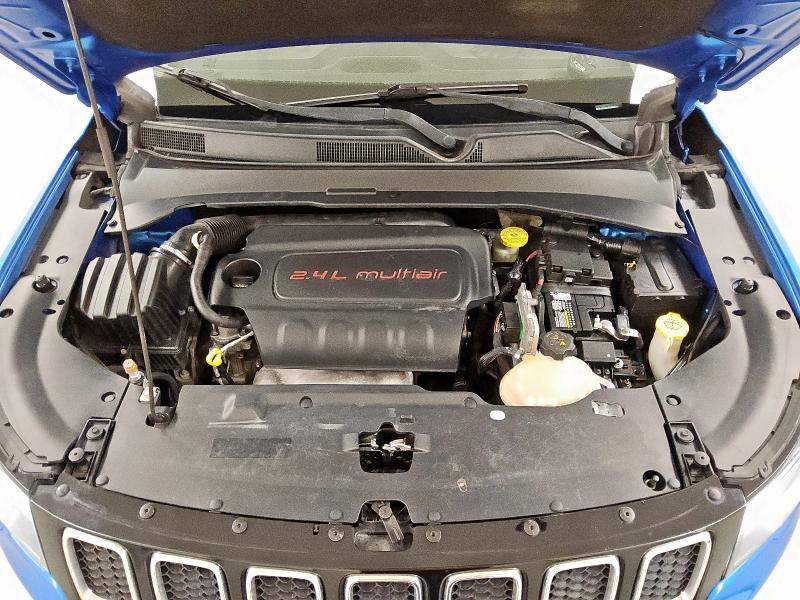 3C4NJCBB1JT124334 - 2018 JEEP COMPASS LATITUDE 蓝色 照片 12