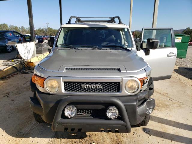 JTEZU11F370002965 - 2007 TOYOTA FJ CRUISER SILVER photo 5