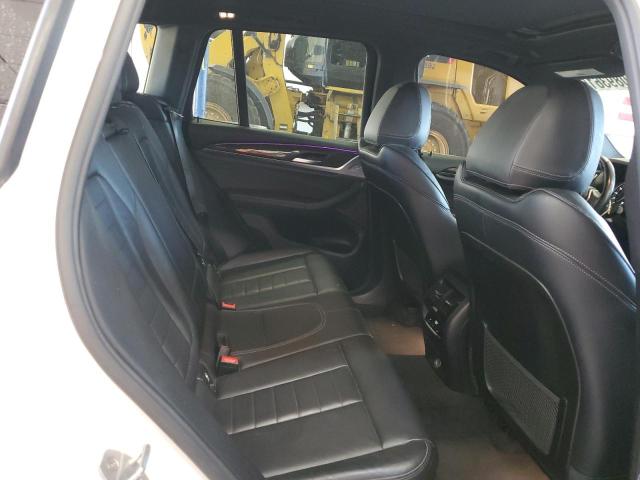 5UXTR9C54JLD73865 - 2018 BMW X3 XDRIVE30I WHITE photo 11