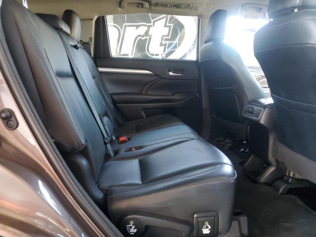 5TDJZRFH1JS827242 - 2018 TOYOTA HIGHLANDER SE Kahverengi fotoğraf 11