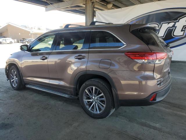 5TDJZRFH1JS827242 - 2018 TOYOTA HIGHLANDER SE Kahverengi fotoğraf 2