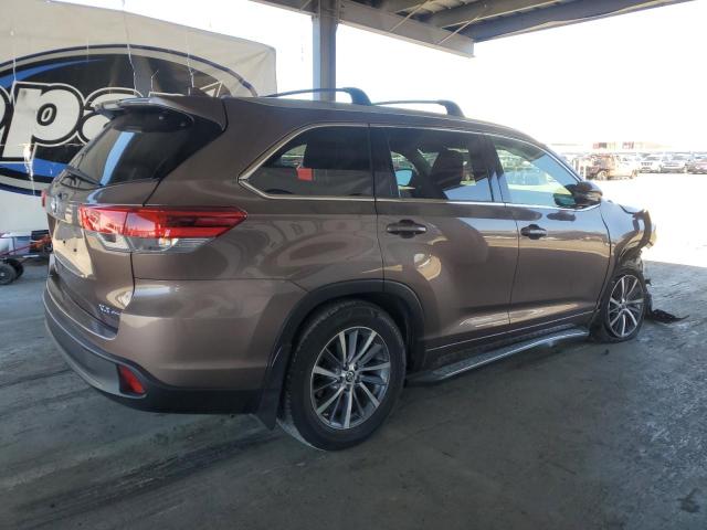 5TDJZRFH1JS827242 - 2018 TOYOTA HIGHLANDER SE Kahverengi fotoğraf 3