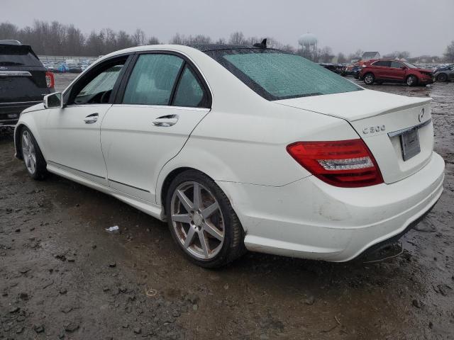 WDDGF8BB6CR211932 - 2012 MERCEDES-BENZ C 300 4MATIC WHITE photo 2