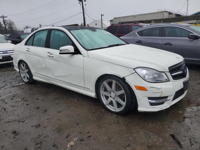 WDDGF8BB6CR211932 - 2012 MERCEDES-BENZ C 300 4MATIC WHITE photo 4