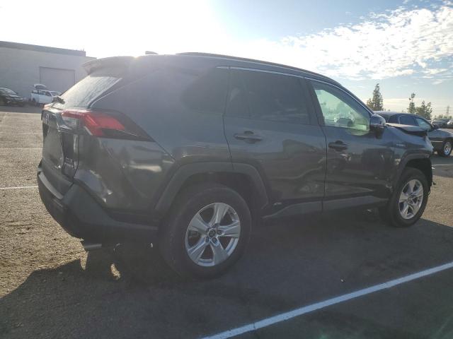 4T3RWRFV3MU027871 - 2021 TOYOTA RAV4 XLE GRAY photo 3