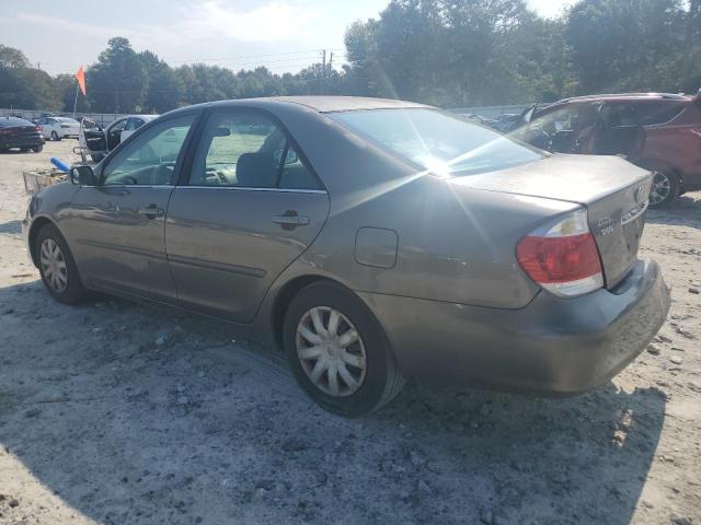 4T1BE30KX5U513586 - 2005 TOYOTA CAMRY LE BROWN photo 2