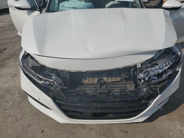 1HGCV2F98KA003923 - 2019 HONDA ACCORD TOURING WHITE photo 11