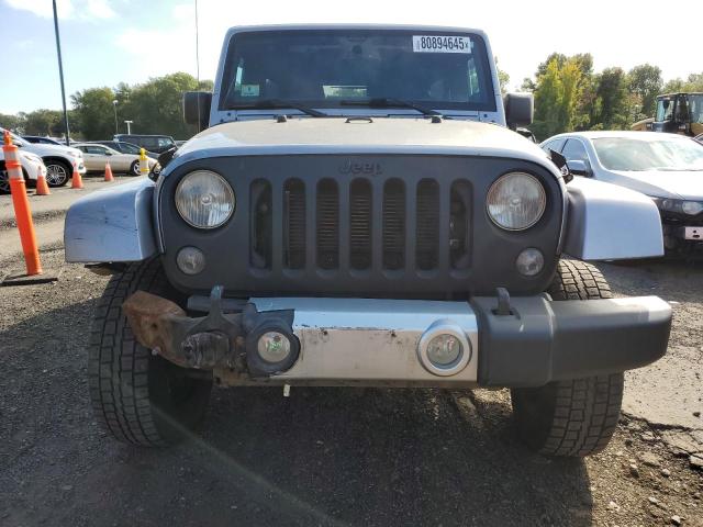 1C4HJWEG6DL625046 - 2013 JEEP WRANGLER U SAHARA SILVER photo 5