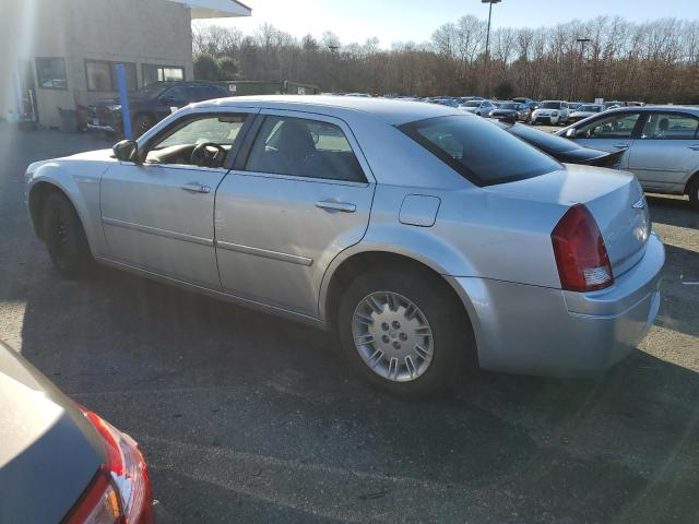 2C3KA43R77H716153 - 2007 CHRYSLER 300 SILVER photo 2