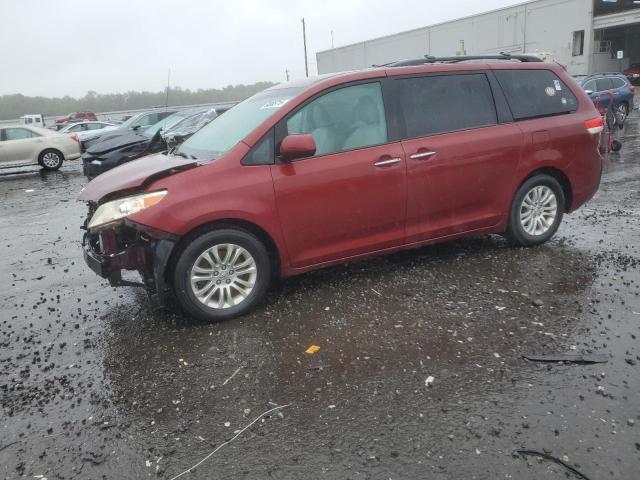 2014 TOYOTA SIENNA XLE, 