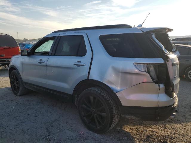 1FM5K7DH2JGC39000 - 2018 FORD EXPLORER XLT Argent photo 2