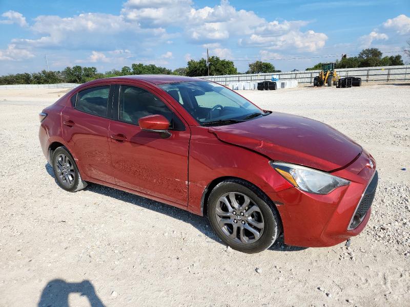3MYDLBYV3KY513872 - 2019 TOYOTA YARIS L RED photo 4