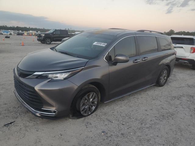 2023 TOYOTA SIENNA XLE, 