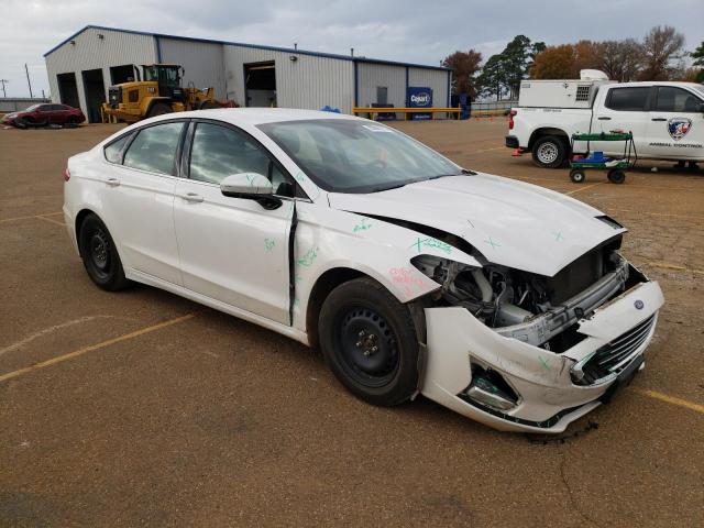 3FA6P0HD2KR268330 - 2019 FORD FUSION SE WHITE photo 4